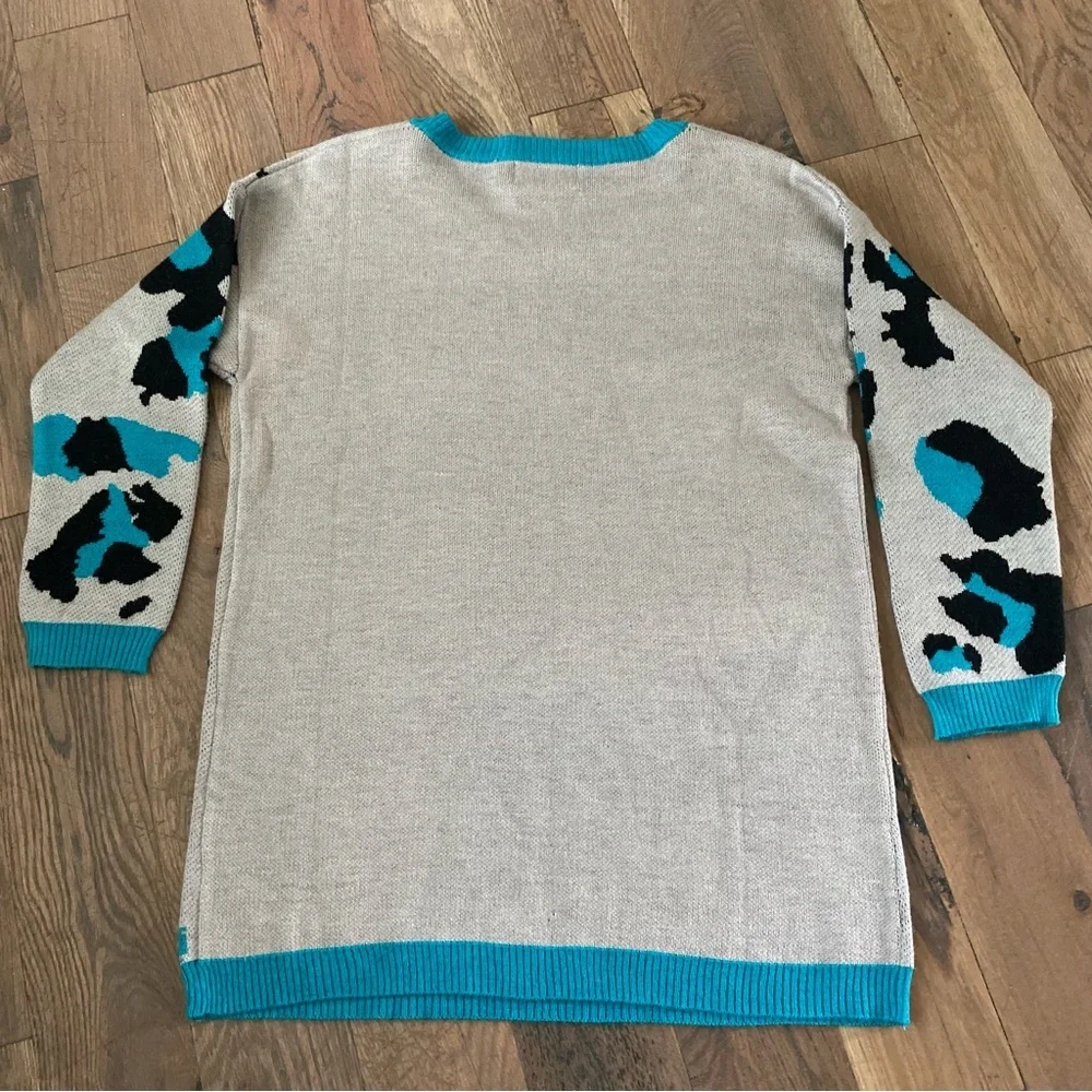 Woman’s Animal Print Sweater Size Medium - Picture 7 of 7